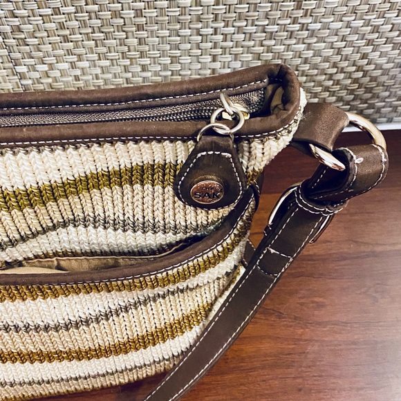 🌟2xHP🌟NWOT The Sak Neutral Stripe Boho Sweater Bag - Picture 3 of 12